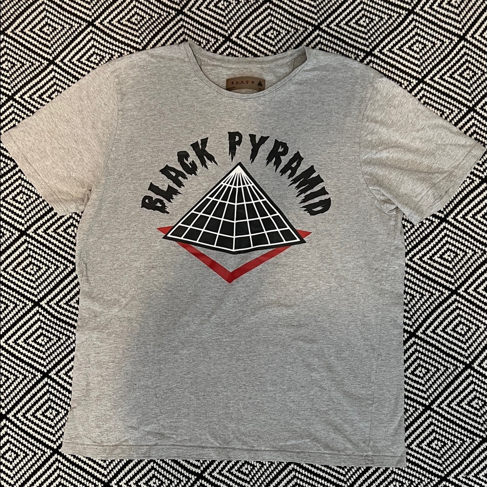 Black Pyramid Gray Short Sleeve Tee